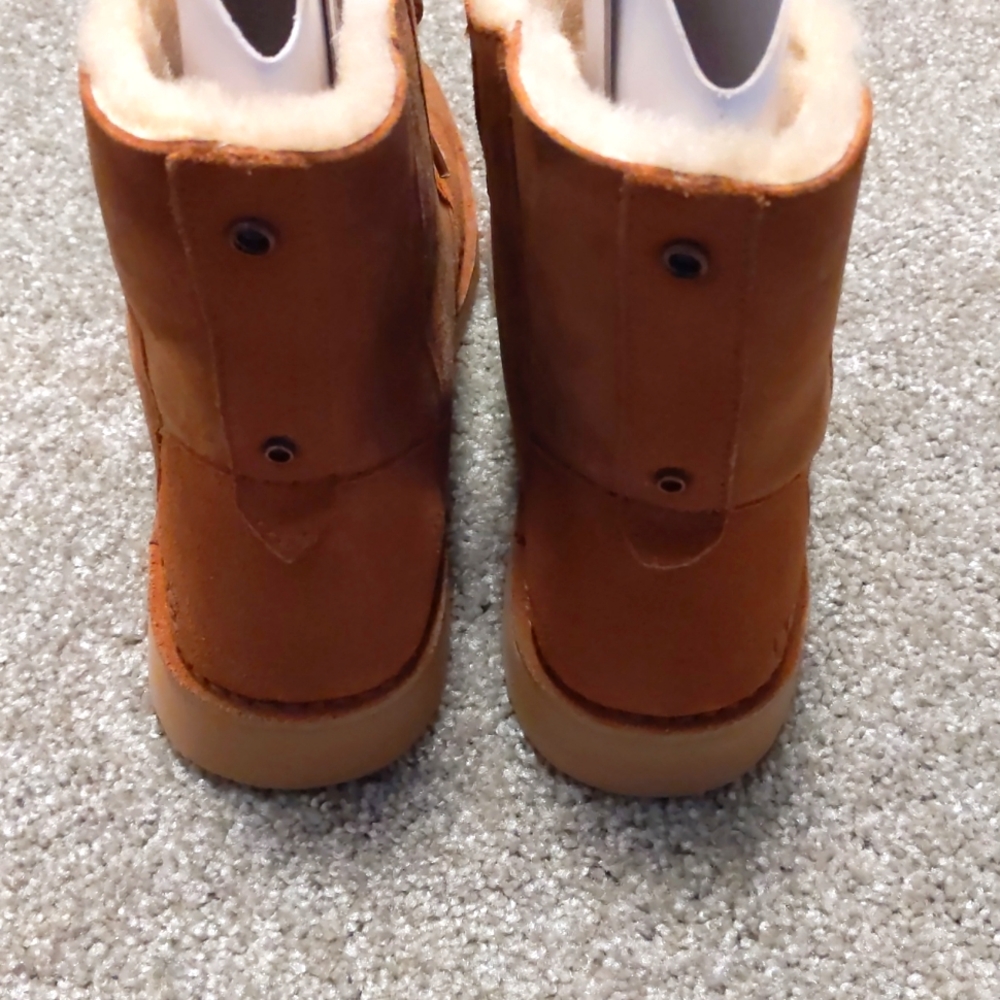 NWT UGG Quincy Shearling Lined Boot - Picture 8 of 16